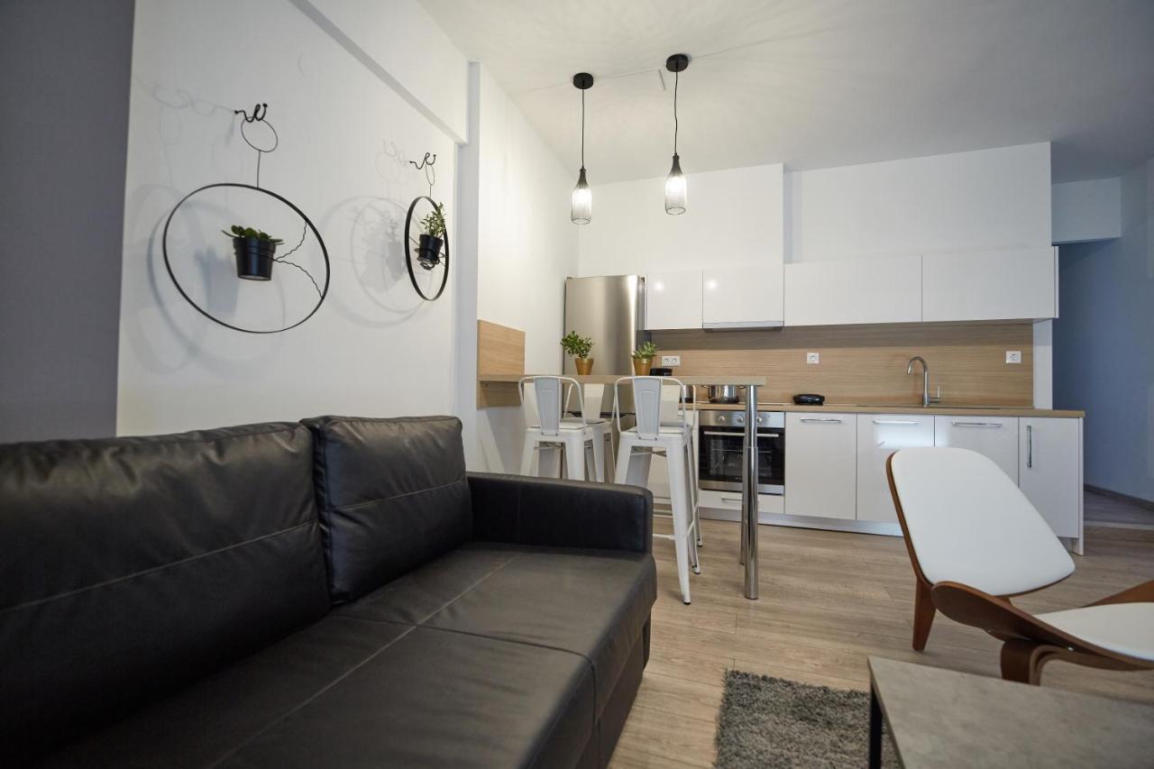 Spacious And Cozy In Thessaloniki
